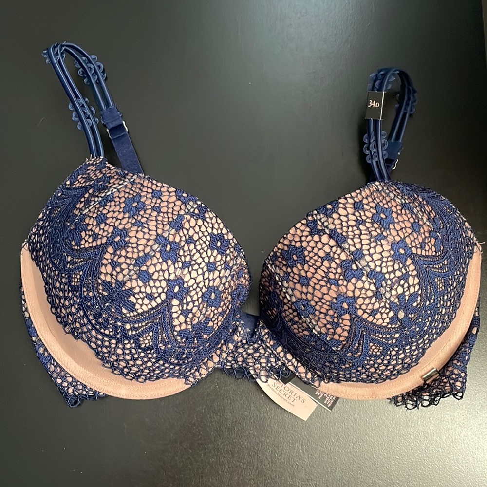 NWT Victoria's Secret Lacey Push Up Bra 34D
